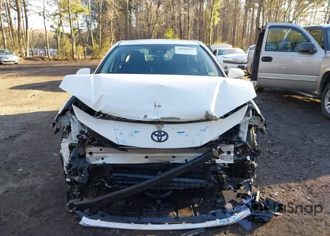 2025 Toyota Camry Le z USA, uszkodzony, nr VIN 4T1DAACK0SU565647